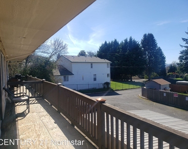 2102 Nw Kelly Dr #2 - Photo Thumbnail 24