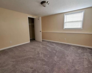 13623 Ne Siskiyou Ct. Apt. - Photo Thumbnail 8