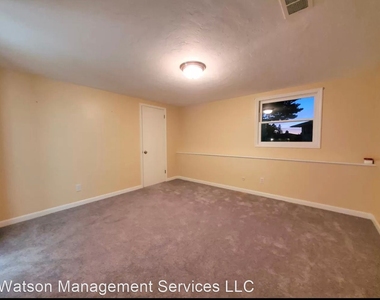 13623 Ne Siskiyou Ct. Apt. - Photo Thumbnail 10