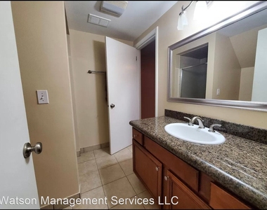 13623 Ne Siskiyou Ct. Apt. - Photo Thumbnail 12