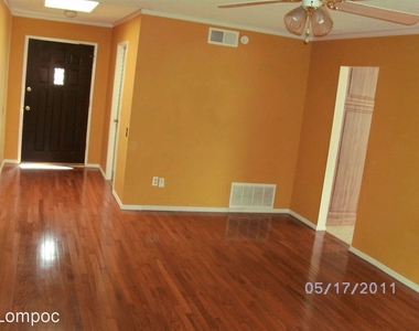 1113 West Hickory Avenue - Photo Thumbnail 3