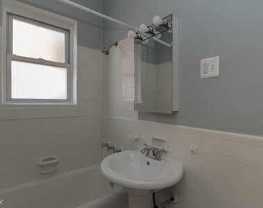 6930 N. Greenview, Unit A907 - Photo Thumbnail 12