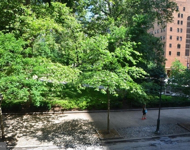 1810-18 Rittenhouse Sq - Photo Thumbnail 17