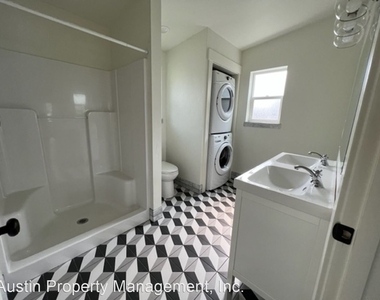 1124 Nw Baltimore Avenue - Photo Thumbnail 4