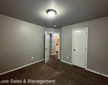 2225 Fallview Dr - Photo Thumbnail 23