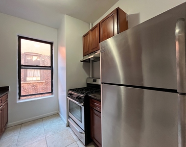 4-Bedroom Apartment for Rent - Morningside Heights - Photo Thumbnail 6