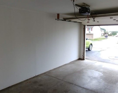 1516 Vogt Drive - Photo Thumbnail 20