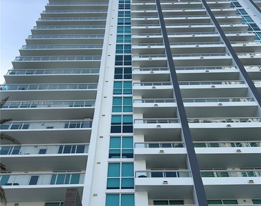 1080 Brickell Ave - Photo Thumbnail 1