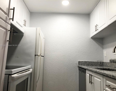 7151 Miami Lakes Dr - Photo Thumbnail 4