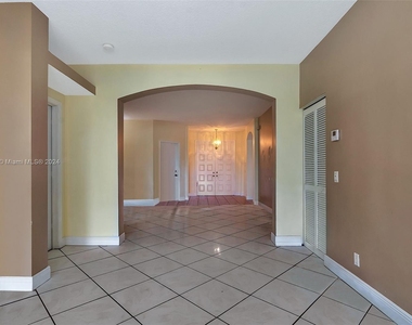 13218 Sw 54th Ct - Photo Thumbnail 8