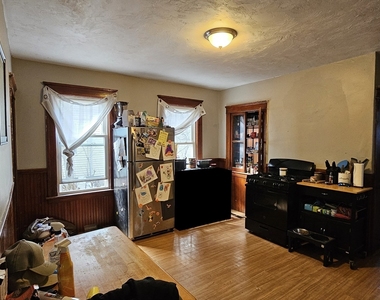 169 Perry Ave - Photo Thumbnail 14