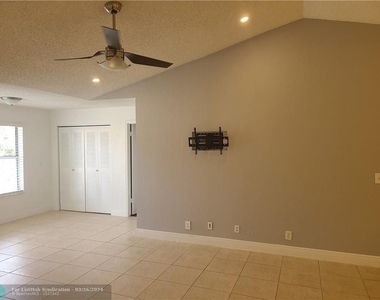 3470 N Pinewalk Dr - Photo Thumbnail 1