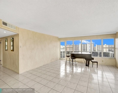 3700 Galt Ocean Dr - Photo Thumbnail 5