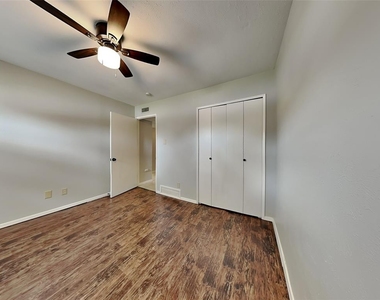 1407 W Spring Creek Parkway - Photo Thumbnail 18