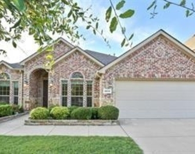 9670 Lance Drive - Photo Thumbnail 4