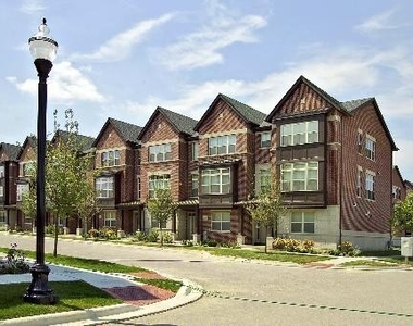 347 Aspen Pointe Road - Photo Thumbnail 0