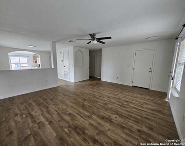 2707 Bluff Crossing - Photo Thumbnail 20