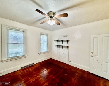 1501 Erie Ave 1501 - Photo Thumbnail 3