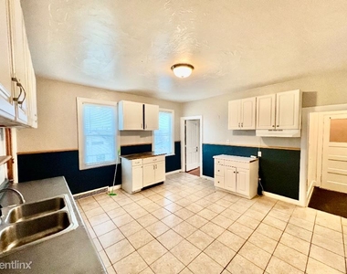 1501 Erie Ave 1501 - Photo Thumbnail 9