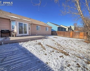 2220 Lisa Dr - Photo Thumbnail 11