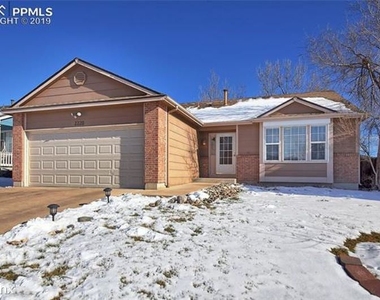 2220 Lisa Dr - Photo Thumbnail 14