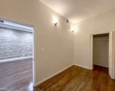 3345 N. Clark, Unit 6 - Photo Thumbnail 5