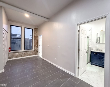 3345 N. Clark, Unit 9 - Photo Thumbnail 6