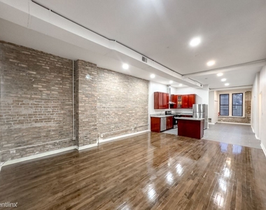 3345 N. Clark, Unit 9 - Photo Thumbnail 4