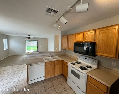 44871 W Gavilan Dr - Photo Thumbnail 6