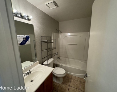 44871 W Gavilan Dr - Photo Thumbnail 7