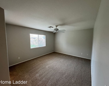 44871 W Gavilan Dr - Photo Thumbnail 11