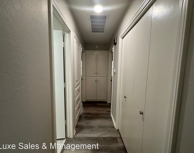 6102 N Ross Ave - Photo Thumbnail 10