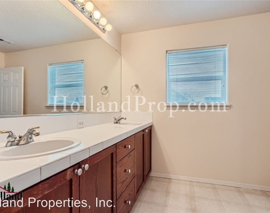 17331 Nw La Paloma Ln - Photo Thumbnail 10