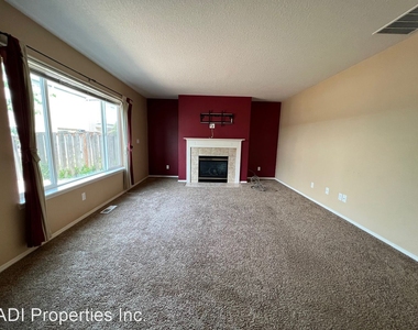 16895 Nw Oak Creek Dr - Photo Thumbnail 1