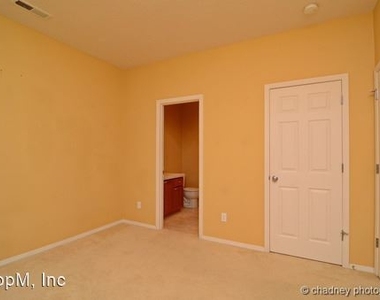 6026 Ne Alder Street - Photo Thumbnail 13