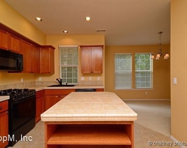 6026 Ne Alder Street - Photo Thumbnail 1