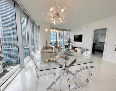 475 Brickell Ave - Photo Thumbnail 6