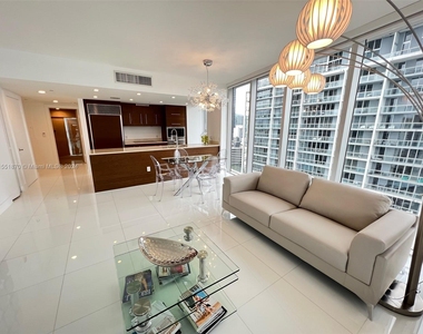 475 Brickell Ave - Photo Thumbnail 9