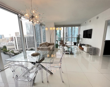 475 Brickell Ave - Photo Thumbnail 7