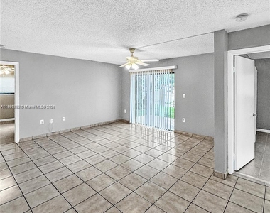 351 Palm Way - Photo Thumbnail 4