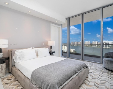 18501 Collins Ave - Photo Thumbnail 31