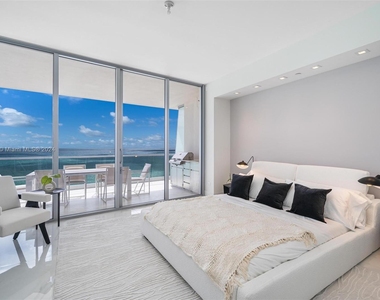 18501 Collins Ave - Photo Thumbnail 24