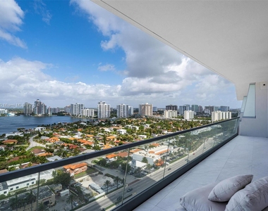 18501 Collins Ave - Photo Thumbnail 12