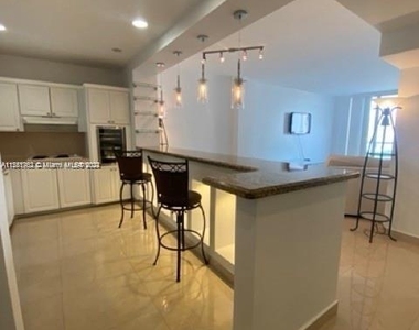 19390 Collins Ave - Photo Thumbnail 6