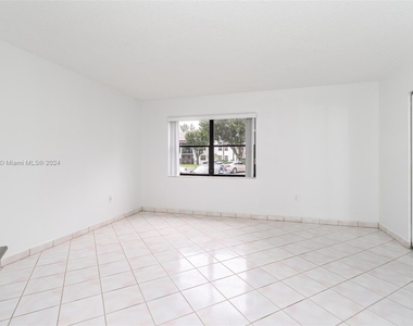 9425 Fontainebleau Blvd - Photo Thumbnail 19