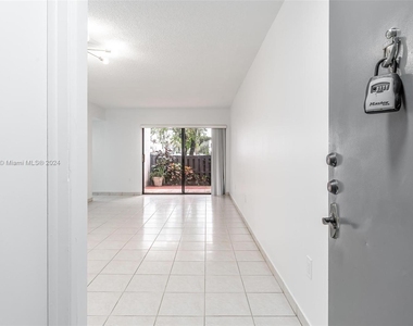 9425 Fontainebleau Blvd - Photo Thumbnail 4