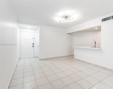 9425 Fontainebleau Blvd - Photo Thumbnail 6