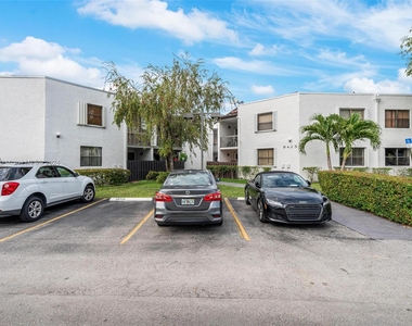 9425 Fontainebleau Blvd - Photo Thumbnail 27