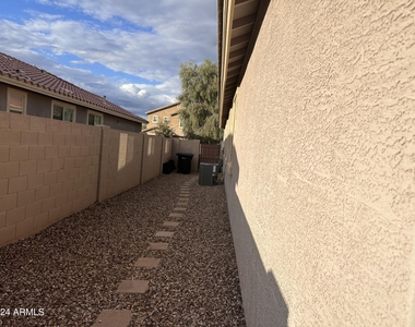 3883 E Desert Broom Drive - Photo Thumbnail 11