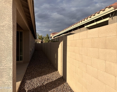 3883 E Desert Broom Drive - Photo Thumbnail 13